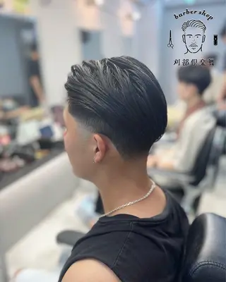 ショート 天王寺で1番人気の フェード師/大野尋哉のヘアスタイル