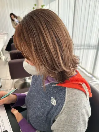 ミディアム ブリーチ/艶カラー /縮毛矯正/みなのヘアスタイル