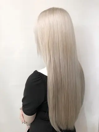 ロング カラー レイヤー・ブリーチ kiyotoshiのヘアスタイル