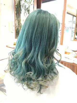 セミロング カラー 白髪ぼかしハイライト 柳川拓哉のヘアスタイル