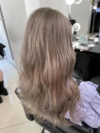 ロング カラー 前田 桃花のヘアスタイル