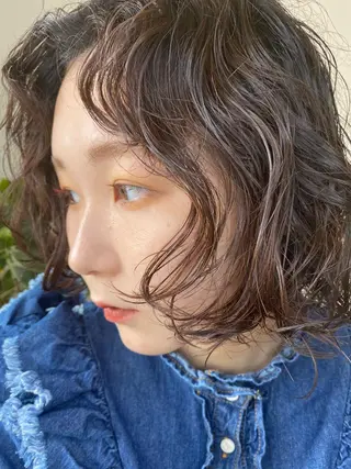 ミディアム パーマ ブリーチカラー/ベー ジュ/Hono🦖のヘアスタイル