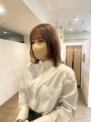 セミロング カラー 梅田／ベージュ レイヤー／ヌマタのヘアスタイル