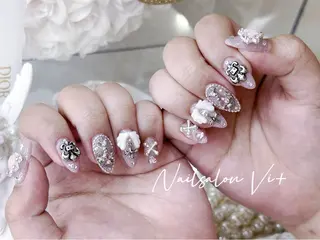 ネイル Nailsalon Vi+ももか🩷のネイルデザイン