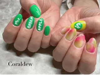 ネイル Coraldew-nail&school-所属・Coral dew Harukaのネイルデザイン