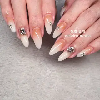 ネイル R inのネイルデザイン