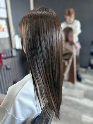ロング カラー 安田 恵のヘアスタイル