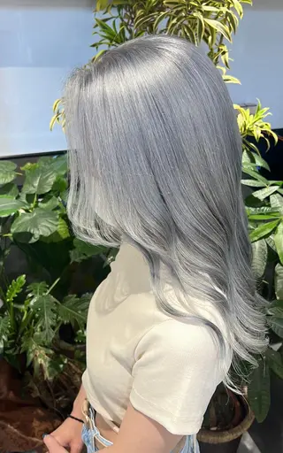 ミディアム カラー mimiiy梅田 中崎町ハイトーンのヘアスタイル