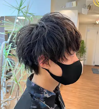 ショート メンズ ANKH CROSS 新宿店所属・色ムラ修正の神様 新宿ハイトーンかすみのヘアスタイル