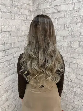ロング カラー EARTH 越谷店のヘアスタイル