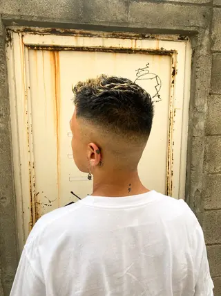 ショート カラー パーマ ヘアアレンジ メンズ The faderz barbershop所属・フェードモデル限定 🔥高円寺Maiのヘアスタイル