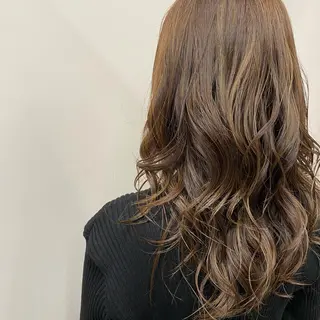 ロング カラー 宇田川 真央のヘアスタイル
