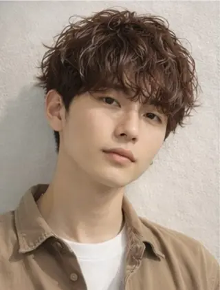 ミディアム カラー ショート　ボブ メンズ　パーマのヘアスタイル