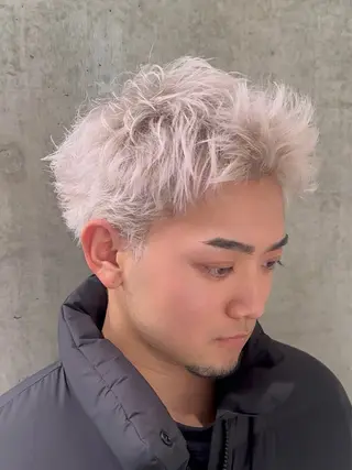 ショート カラー メンズ MONIQA所属・🐲RYUKI メンズブリーチのヘアスタイル