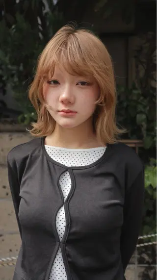 セミロング ウシロダ メグミ ／ボブ／透明感カラーのヘアスタイル