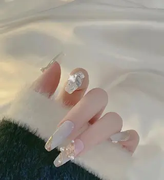 ネイル 安田 友梨のネイルデザイン