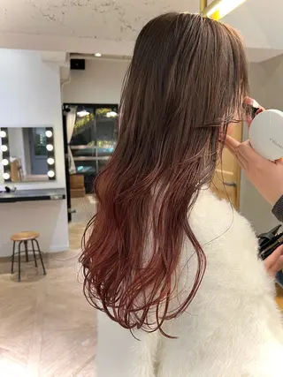 ロング こだわりのレイヤー /透明感カラーのヘアスタイル