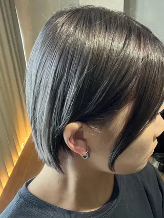 ショート カラー 岩田 実那のヘアスタイル