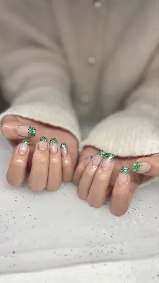 ネイル un Riche所属・アンリッシュ新宿店 ishiiのネイルデザイン