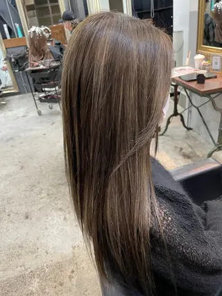 セミロング カラー 大内 志穂のヘアスタイル