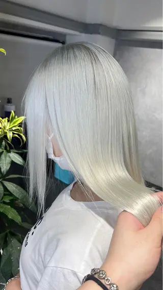 ミディアム カラー mimiiy梅田 中崎町ハイトーンのヘアスタイル