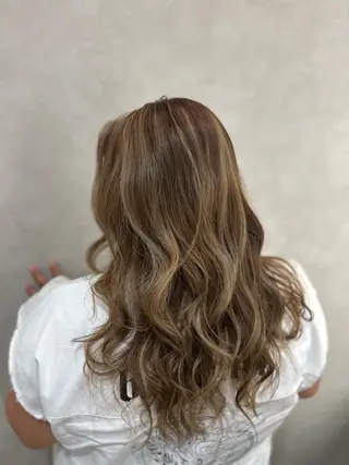 ロング カラー トガシ マリナのヘアスタイル
