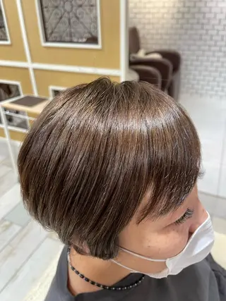 ショート カラー 馬場智哉 白髪ぼかしハイライトのヘアスタイル