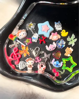 ネイル 🪐富島彩夏 /海外nail🪐のネイルデザイン