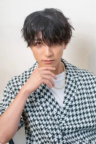 メンズ アイブロウ 🇰🇷メンズサロン DIO金井蒔士のヘアスタイル