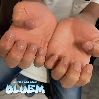ネイル BLUEM なな🐶のネイルデザイン