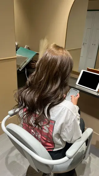 ロング カラー 🫧tomoka 透明感カラー🫧のヘアスタイル