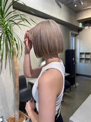 ミディアム Kurt by deco所属・hana /ハイトーンカラーのヘアスタイル