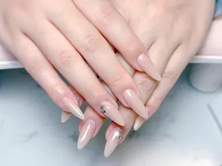 ネイル 小島 阿佑美のネイルデザイン