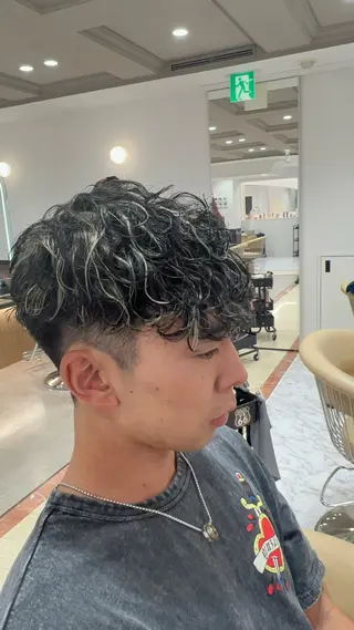 ミディアム パーマ 伊藤 海のヘアスタイル