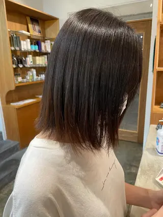 ミディアム オリーブカラー 長谷川のヘアスタイル