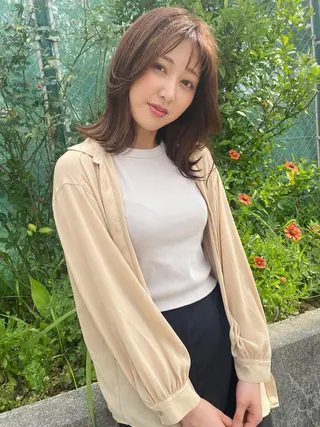 ミディアム カラー grand juteのヘアスタイル