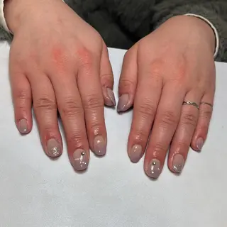 ネイル ネイルサロンエーナインイオン西町店所属・大館 萌香のネイルデザイン