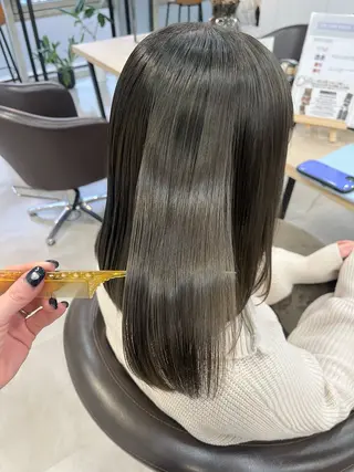 ミディアム 光を纏うツヤ感ロング Natsuki🤍のヘアスタイル