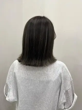 ミディアム カラー 小池 楓のヘアスタイル