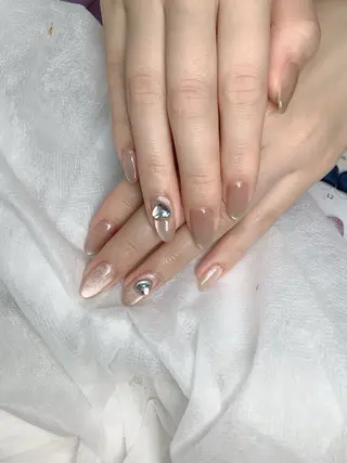 ネイル pink ladyサロン所属・べ にのネイルデザイン