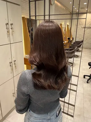 ロング カラー 吉川沙知 /ナチュラルカラーのヘアスタイル