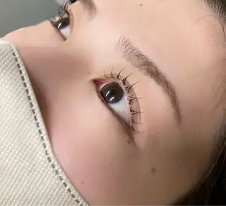 マツエク・マツパ アイラッシュ・まつ毛パーマ UNDRvr EYE（アンダーバーアイ）所属・UNDRvr りおのマツエク・マツパデザイン