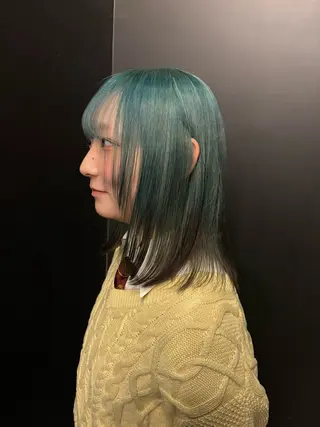 ミディアム カラー HIKARI🐈⬛ レイヤー×デザインのヘアスタイル