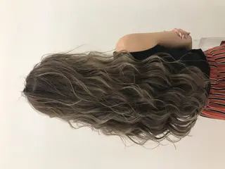 ミディアム due hair 京都駅前店 MILBON オージュア認定サロン【デューヘアー】所属・ハイトーンブリーチ 土坂 由志【京都】のヘアスタイル