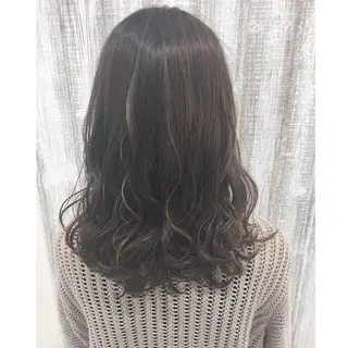 セミロング カラー ヘアアレンジ 透明感♡︎♡︎ 佐々木早苗のヘアスタイル