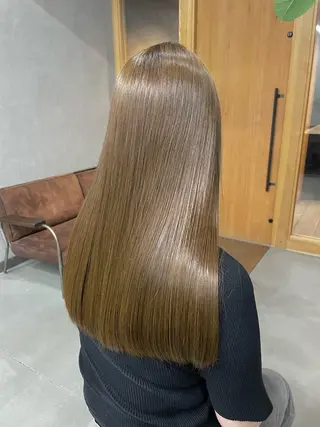 ロング カラー CALVINA所属・岡田 真綾のヘアスタイル