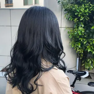 ミディアム カラー 山崎 絵莉香のヘアスタイル