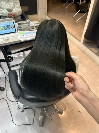 ロング 🌙髪質改善カラー Momoka🦋のヘアスタイル