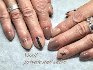 ネイル V. nailのネイルデザイン
