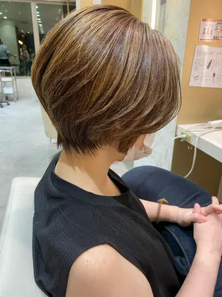 ショート カラー 店長/mao/ 前髪/顔周りカットのヘアスタイル